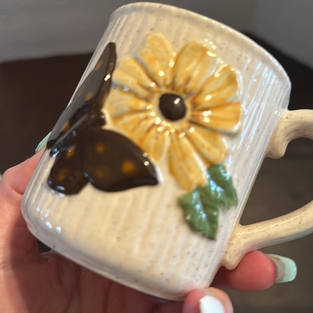 4 vintage butterfly mugs - Picture 8 of 8